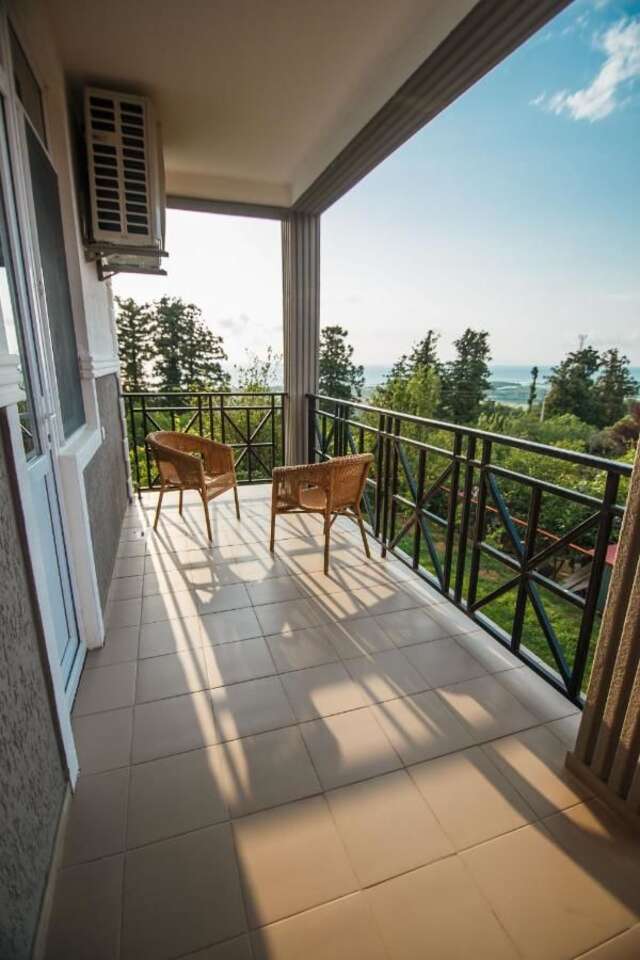 Отель Villa Avgia Батуми-4